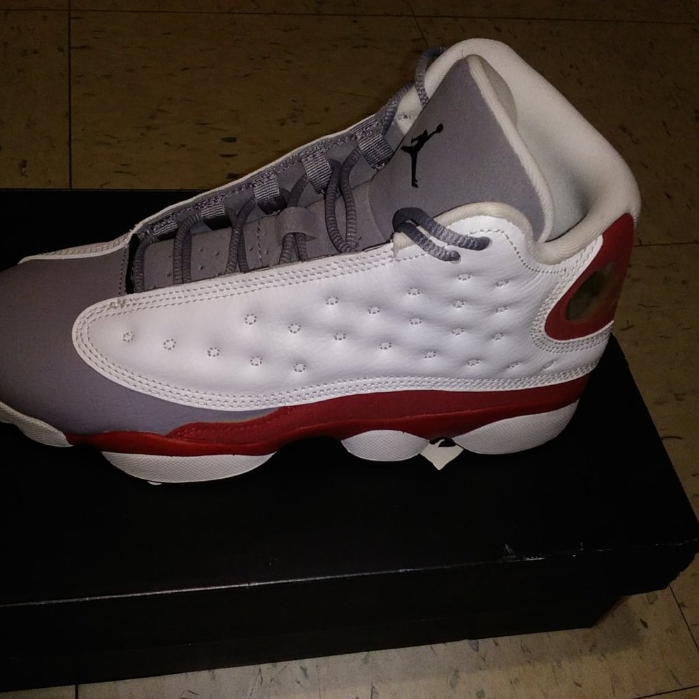 Air Jordan 13 - Picture 3 of 3